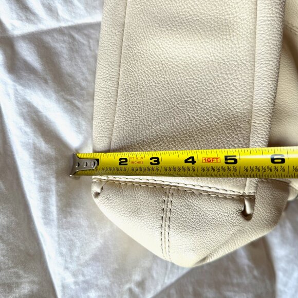 Coach Lexy Shoulder Bag – Chalk Pebble Leather Off White - Picture 12 of 15